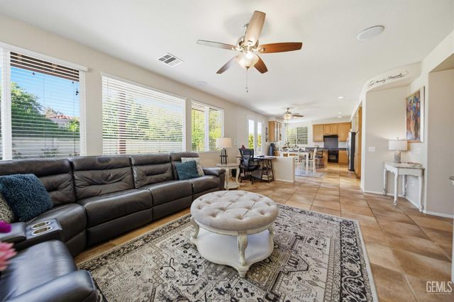6545 Teasdale Street, Lancaster, CA 93536