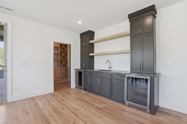 411 MacBride Trail, Solon, IA 52333