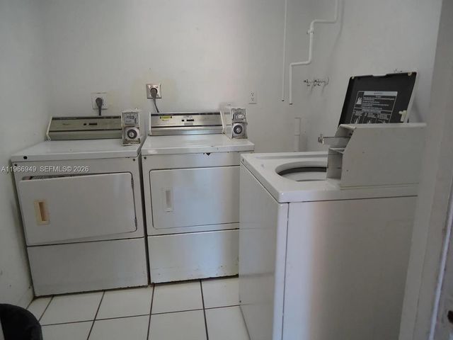 1111 SW 4th St, Fort Lauderdale, FL 33312