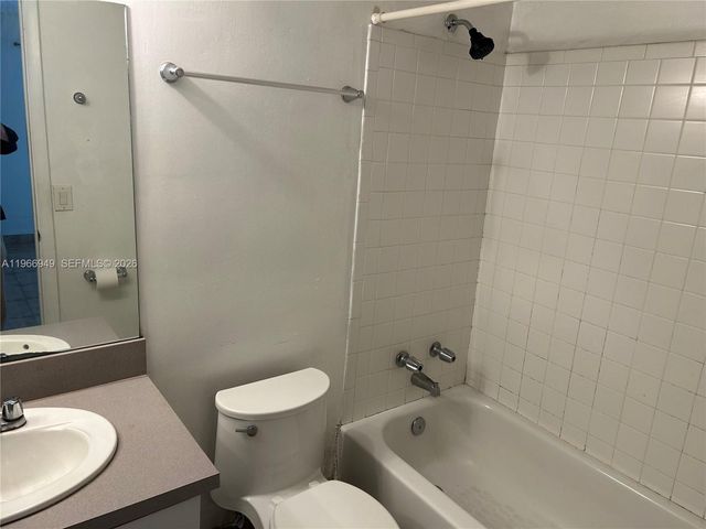 1111 SW 4th St, Fort Lauderdale, FL 33312