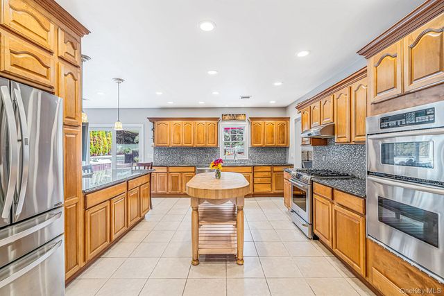 239 Radio Avenue, Miller Place, NY 11764