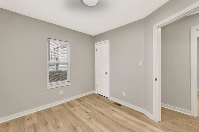 1621 S Hydraulic St, Wichita, KS 67211