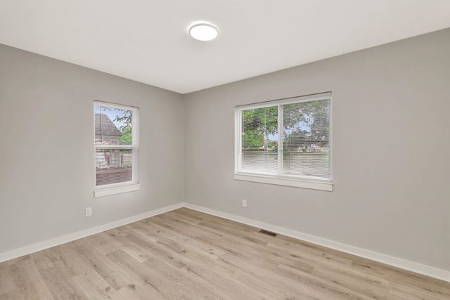 1621 S Hydraulic St, Wichita, KS 67211