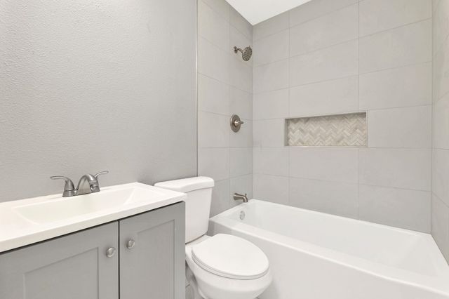 1621 S Hydraulic St, Wichita, KS 67211