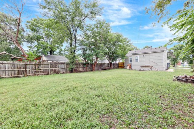 1621 S Hydraulic St, Wichita, KS 67211