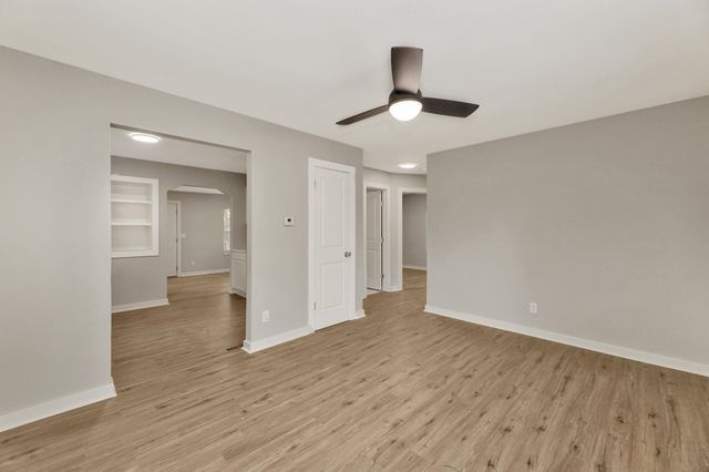 1621 S Hydraulic St, Wichita, KS 67211