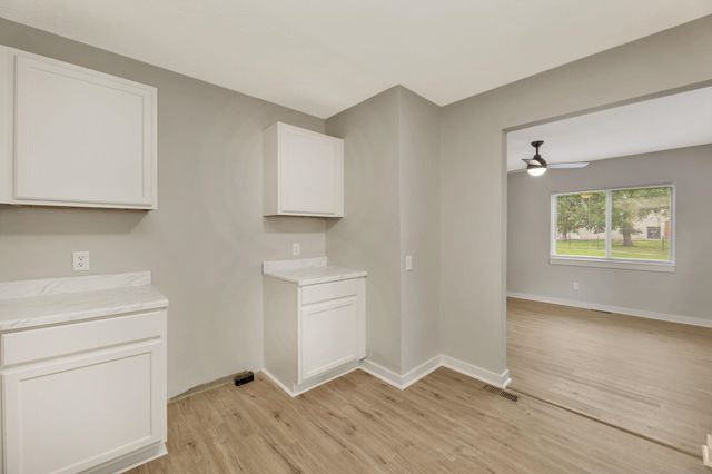 1621 S Hydraulic St, Wichita, KS 67211