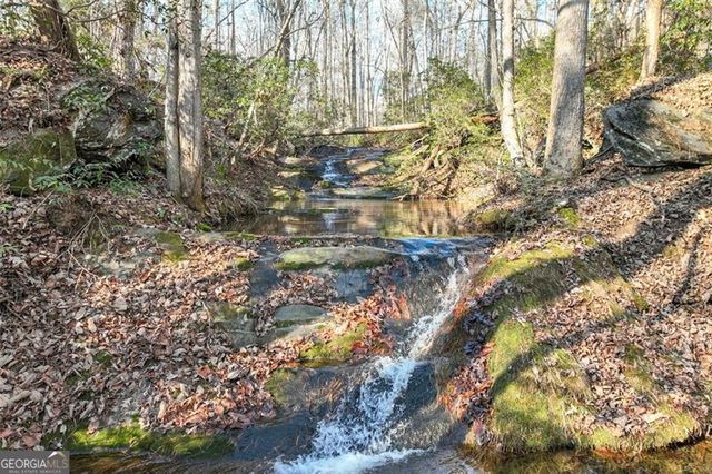 9384 SKITTS MOUNTAIN Drive, Lula, GA 30554