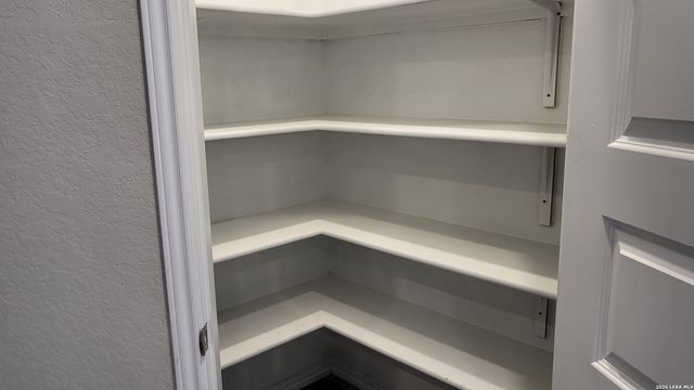 2440 Ayers Dr, Seguin, TX 78155