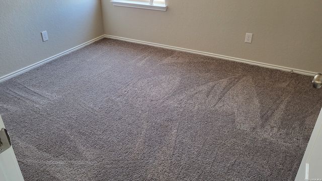 2440 Ayers Dr, Seguin, TX 78155