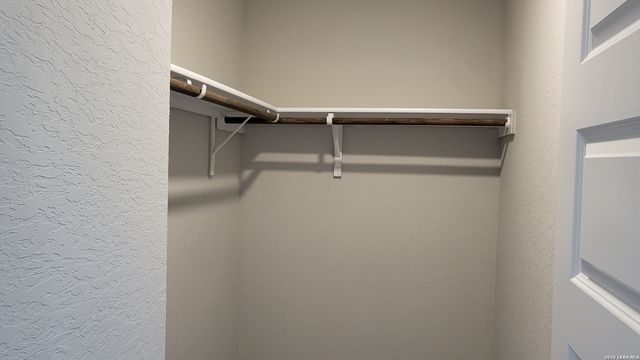 2440 Ayers Dr, Seguin, TX 78155