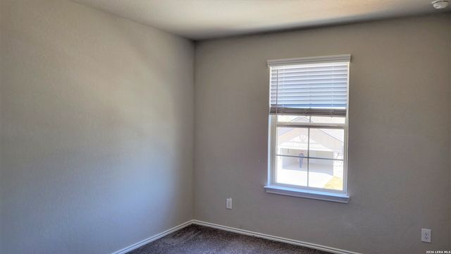 2440 Ayers Dr, Seguin, TX 78155