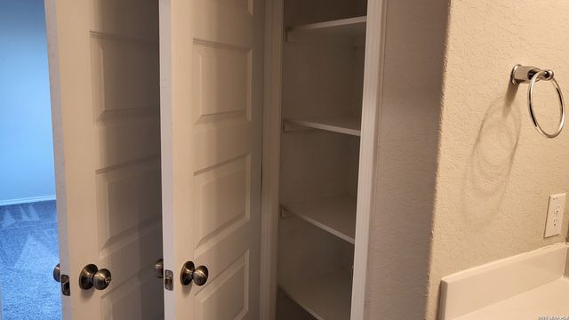 2440 Ayers Dr, Seguin, TX 78155