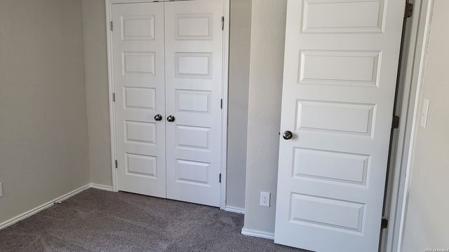 2440 Ayers Dr, Seguin, TX 78155