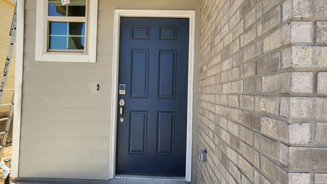 2440 Ayers Dr, Seguin, TX 78155