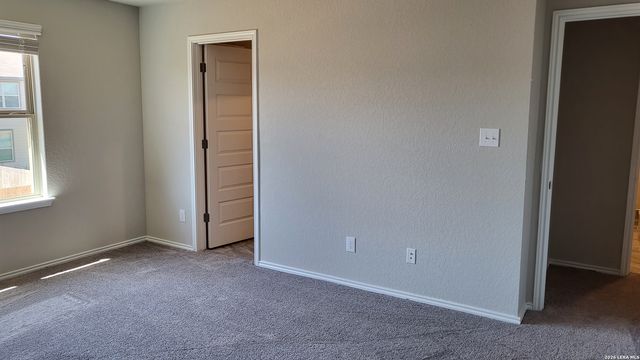 2440 Ayers Dr, Seguin, TX 78155