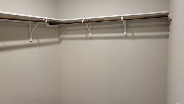 2440 Ayers Dr, Seguin, TX 78155