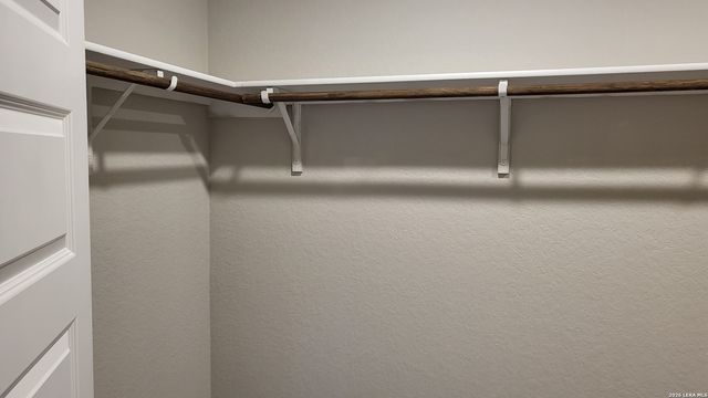 2440 Ayers Dr, Seguin, TX 78155