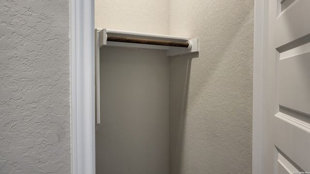 2440 Ayers Dr, Seguin, TX 78155