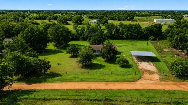 1027 Private Road 4041, Dime Box, TX 77853