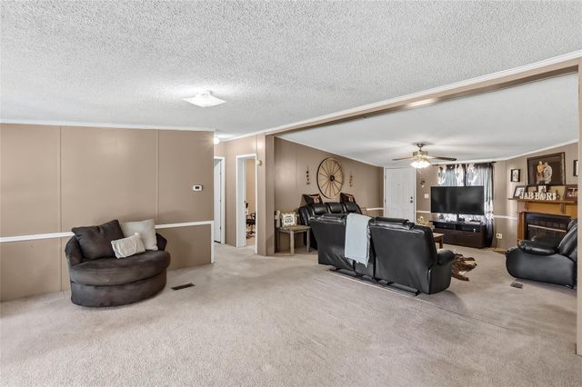 1027 Private Road 4041, Dime Box, TX 77853