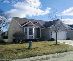 4467 Cross Creek Boulevard, Burton, MI 48509