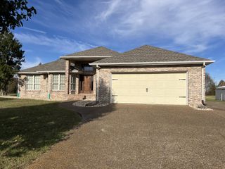 3716 Scottsville Rd, Lafayette, TN 37083