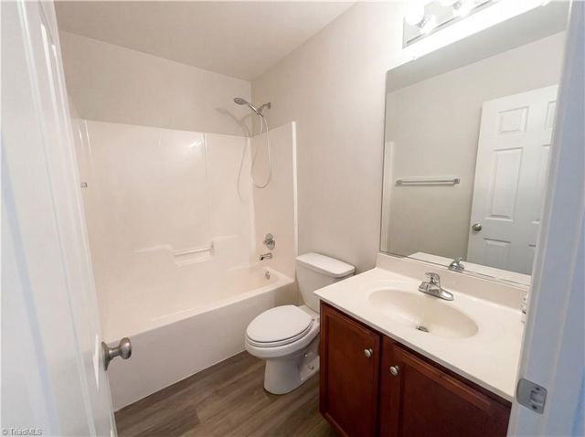 5757 Fox Chase Drive, Winston-salem, NC 27105