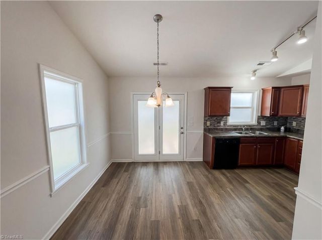 5757 Fox Chase Drive, Winston-salem, NC 27105