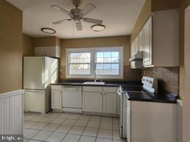 10 GARDENBROOK LN, Willingboro, NJ 08046