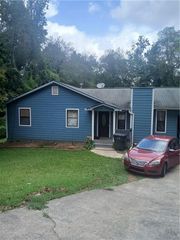 5261 Nathan Drive NW, Lilburn, GA 30047