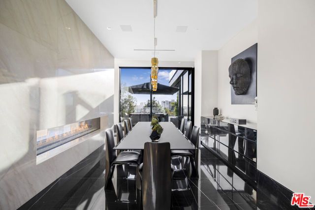 1369 Londonderry Place, West Hollywood, CA 90069