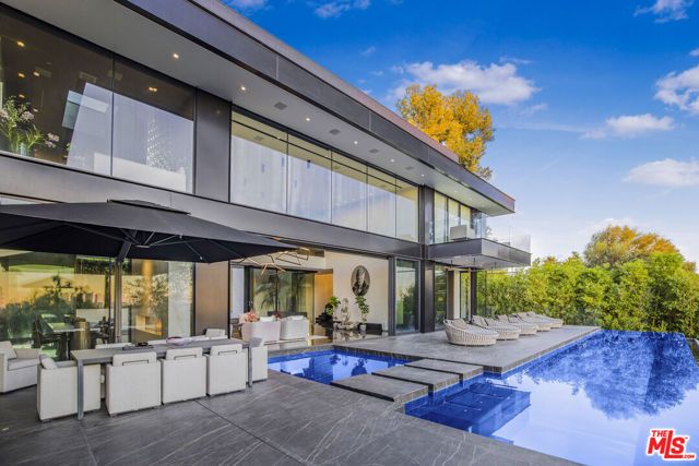 1369 Londonderry Place, West Hollywood, CA 90069