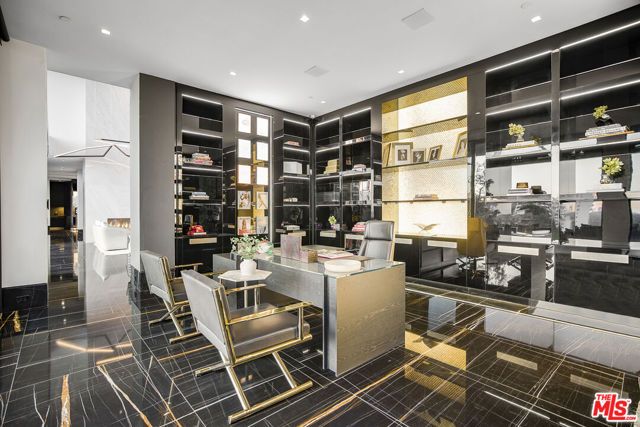 1369 Londonderry Place, West Hollywood, CA 90069