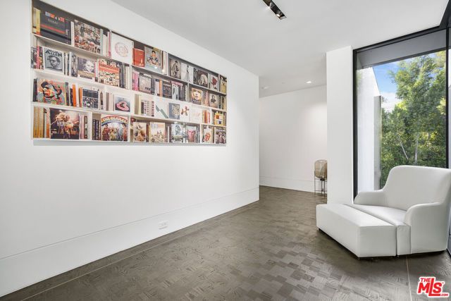 1369 Londonderry Place, West Hollywood, CA 90069