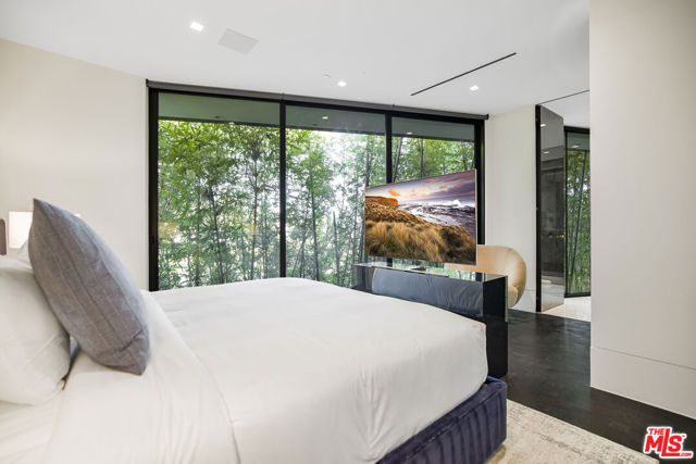 1369 Londonderry Place, West Hollywood, CA 90069