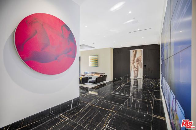 1369 Londonderry Place, West Hollywood, CA 90069