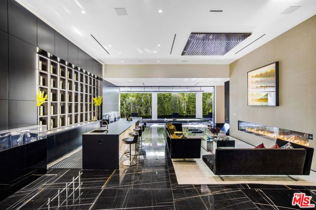 1369 Londonderry Place, West Hollywood, CA 90069