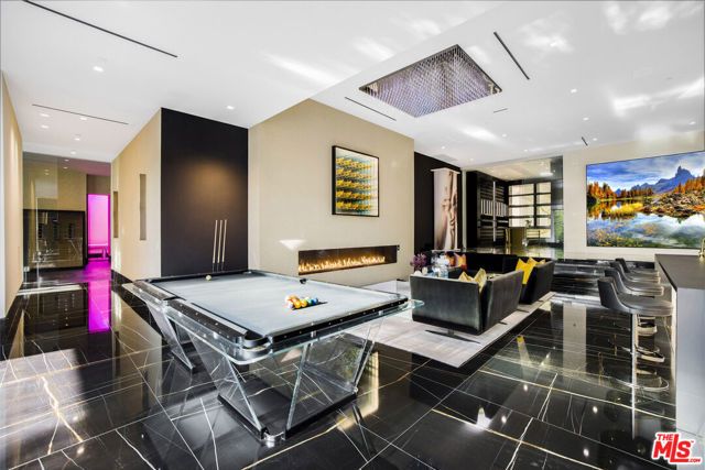 1369 Londonderry Place, West Hollywood, CA 90069