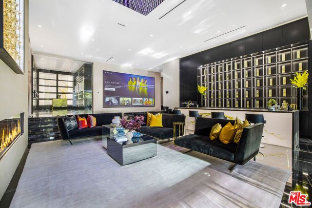 1369 Londonderry Place, West Hollywood, CA 90069