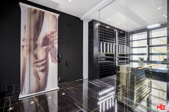 1369 Londonderry Place, West Hollywood, CA 90069