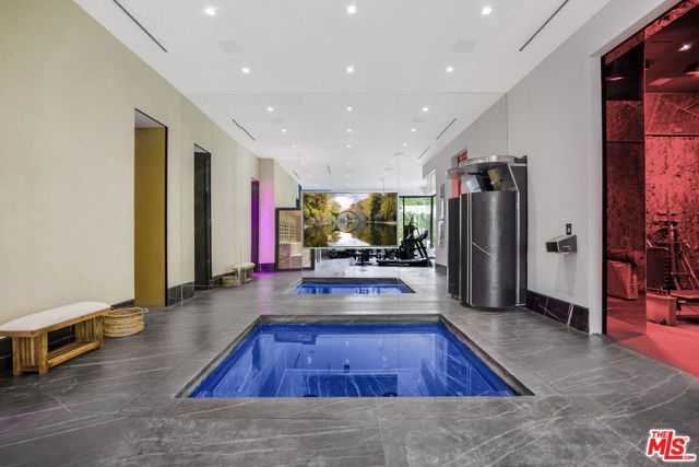 1369 Londonderry Place, West Hollywood, CA 90069