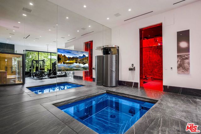 1369 Londonderry Place, West Hollywood, CA 90069