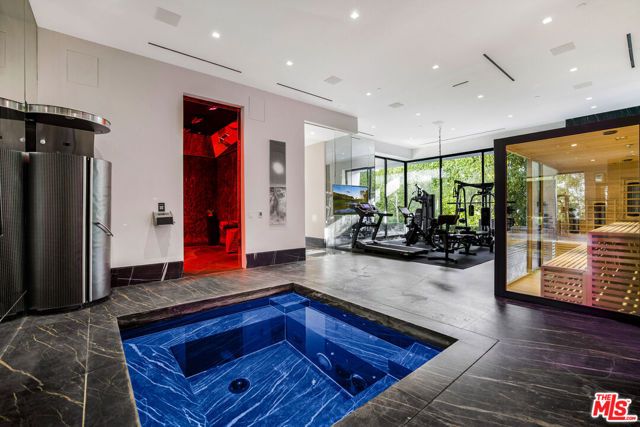 1369 Londonderry Place, West Hollywood, CA 90069