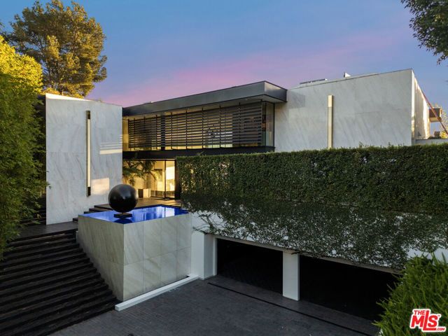 1369 Londonderry Place, West Hollywood, CA 90069