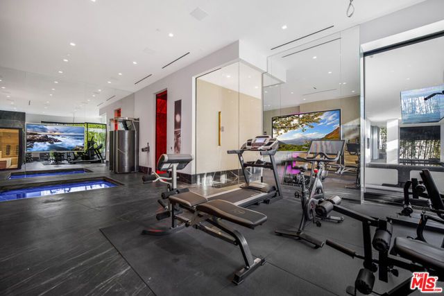 1369 Londonderry Place, West Hollywood, CA 90069