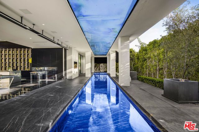 1369 Londonderry Place, West Hollywood, CA 90069