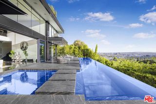 1369 Londonderry Place, West Hollywood, CA 90069