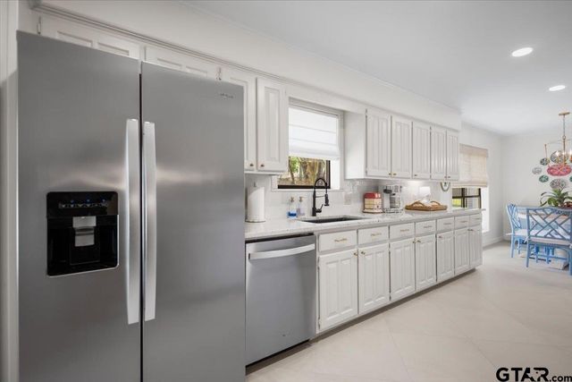 1277 Luann Ln, Tyler, TX 75703