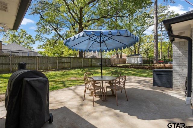 1277 Luann Ln, Tyler, TX 75703